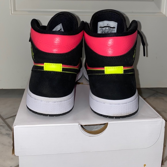 Air Jordan 1 - Picture 4 of 7
